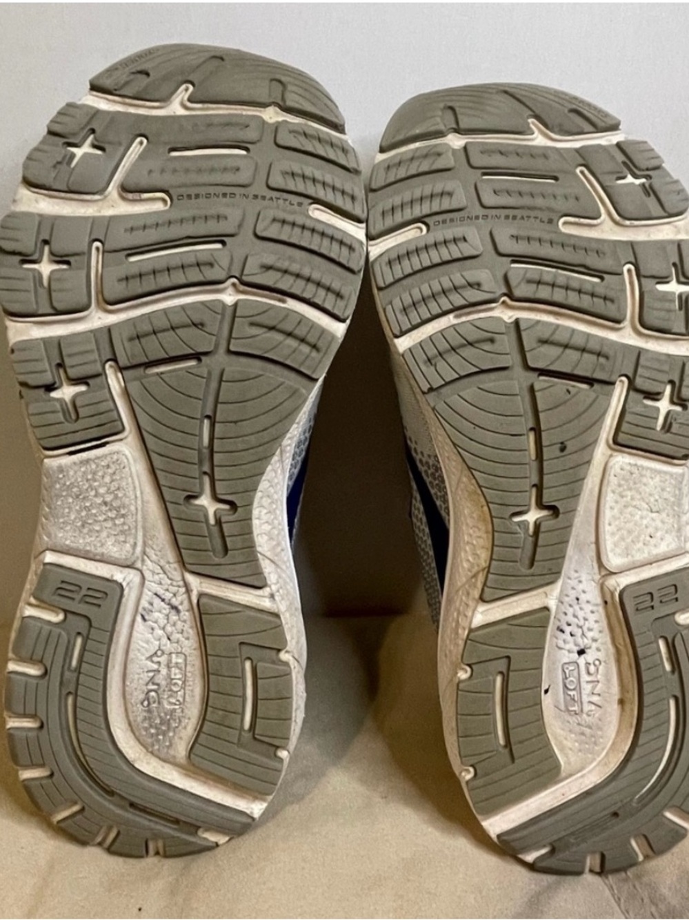 Brooks Adrenaline GTS 22 Shoes Women’s 9.5W Gray Running Athletic Supportive - Picture 6 of 12